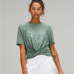 Lululemon Crescent Veil Lightweight Tee